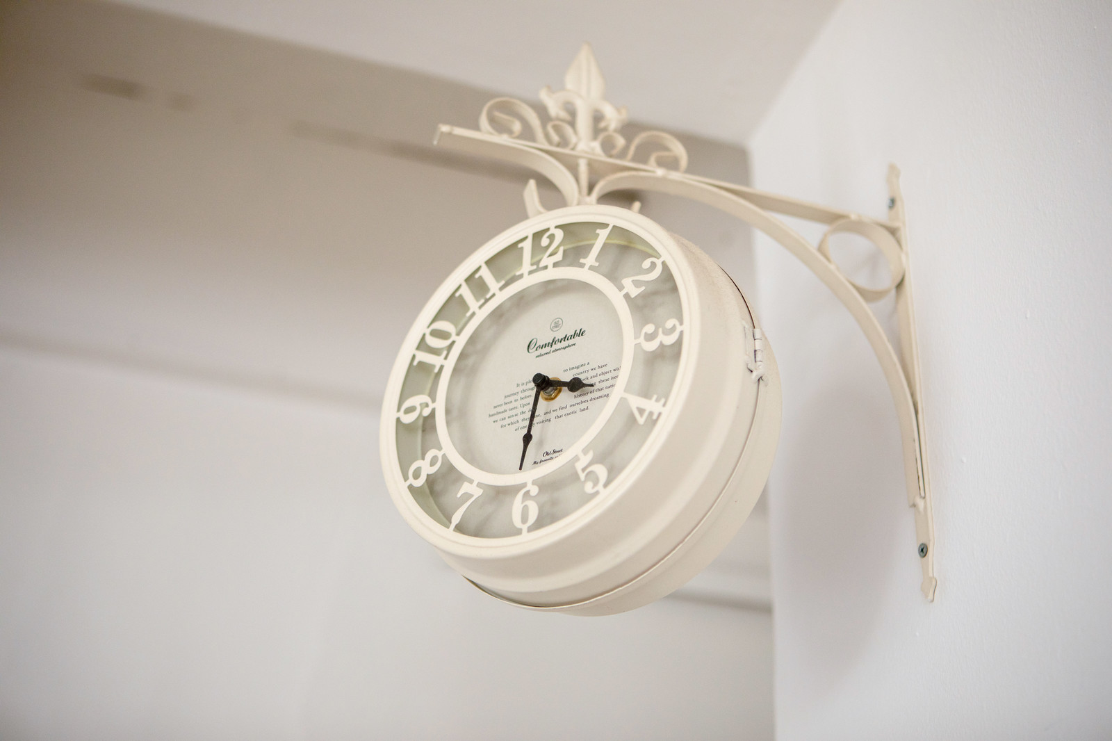 Clock_White